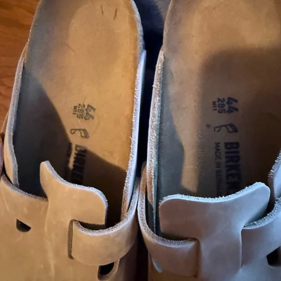 Birkenstock Boston 44 Tan Buckle Clogs - Picture 2 of 3